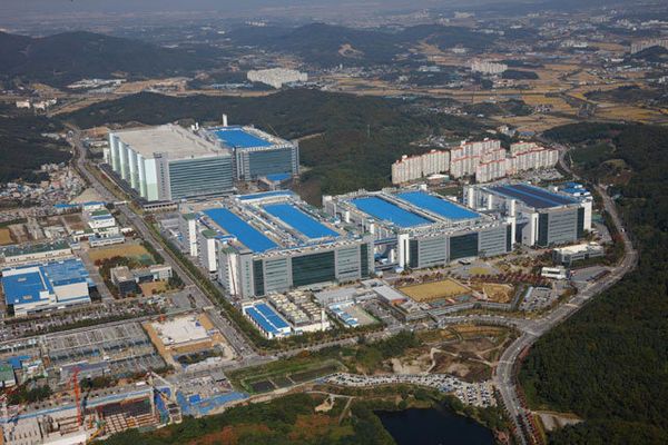 三星發力中小型 OLED 面板，明年產量預估 4.756 億塊、增長 10%