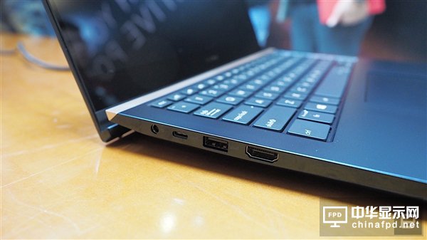 華碩靈耀X Pro15/14正式發布：觸控板竟是屏幕